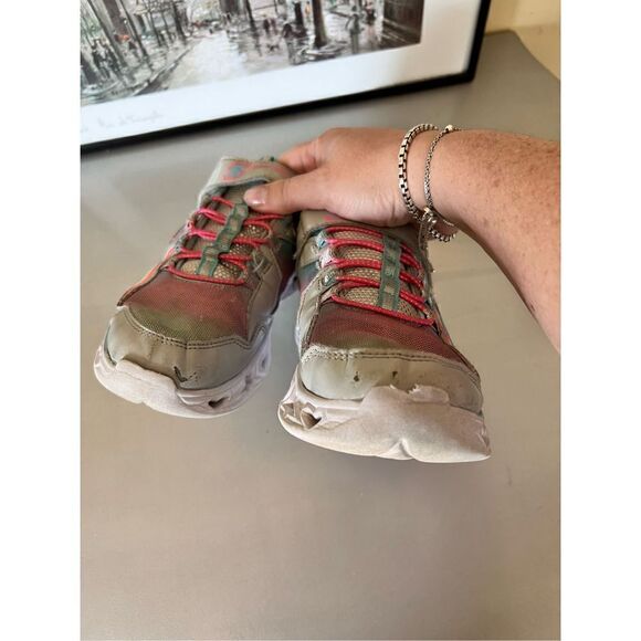 Skechers Fernie Star Print Sneakers - Picture 13 of 15